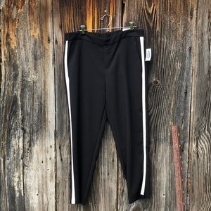 Old Navy athleisure stripe pant